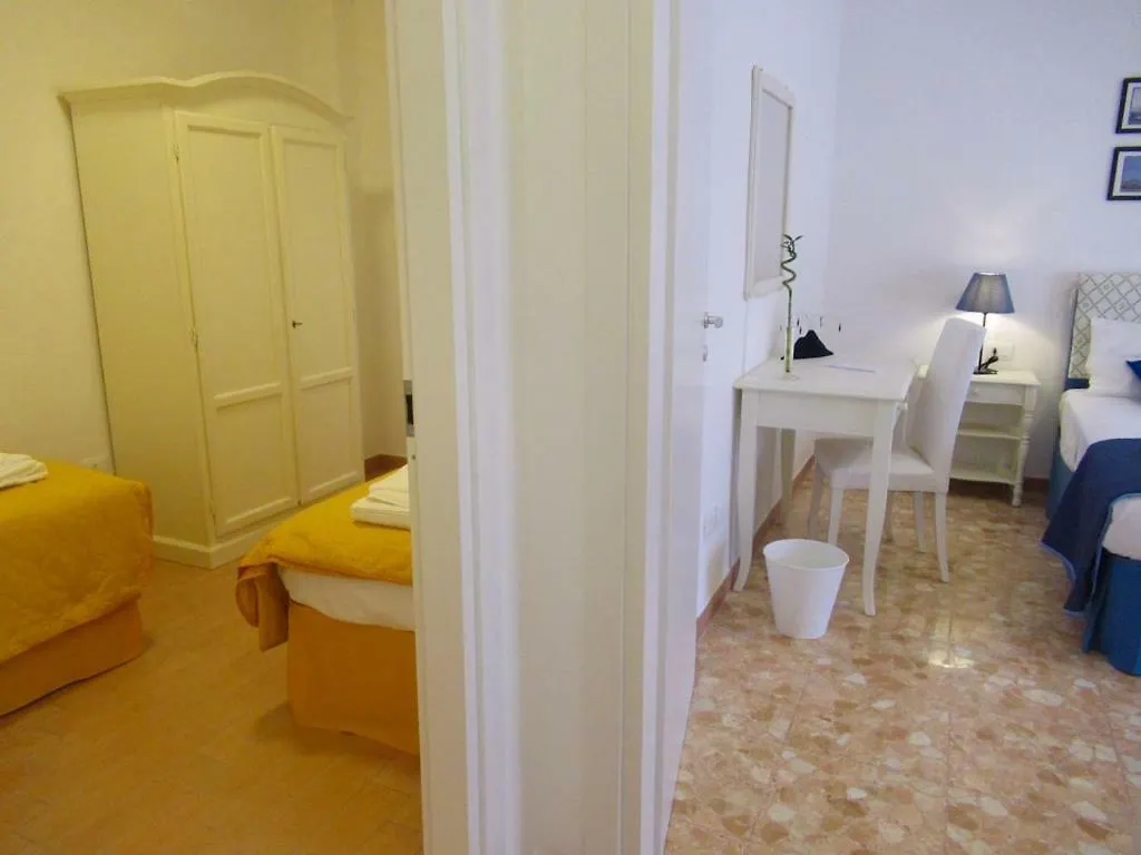 La Casa Tra I Musei Apartment Naples